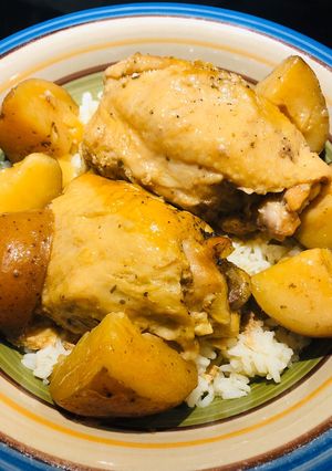 A picture of Crockpot Chicken with Red Potatoes.