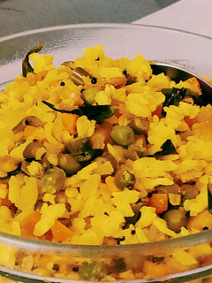 कांदा पोहा(kanda poha recipe in hindi) रेसिपी मुख्य फोटो
