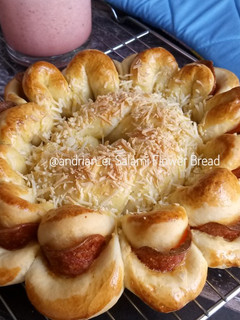 Foto resep Beef Salami Flower Bread
