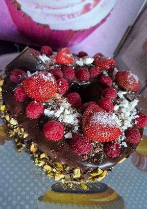 Une photo de Gâteau coeur saint Valentin coeur mousse framboises