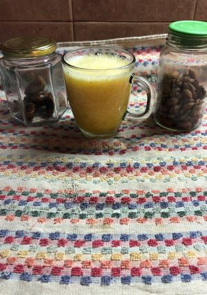 Una foto de Licuado cuatros frutas