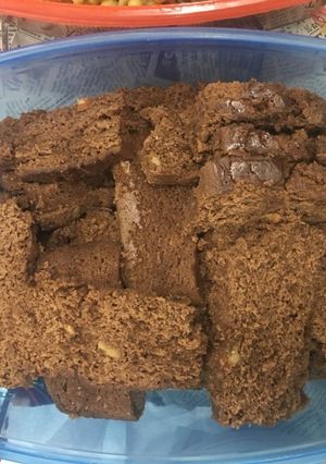 A picture of Eggless chocolate walnut brownie.