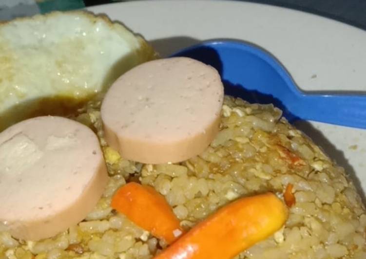 Bagaimana Membuat Nasi goreng sederhana ala mommy yg dibuat dg 💝 Anti Gagal