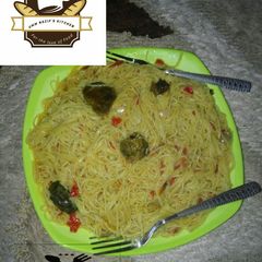 A picture of Pasta jollof.