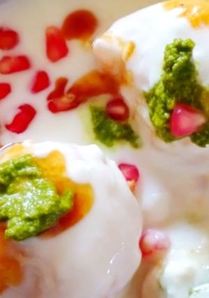 A picture of Dahi Vada.