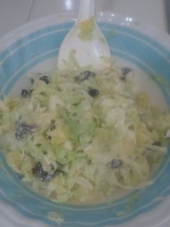 Una foto de Ensalada de repollo y piña