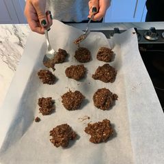 A picture of No bake chocolate oat cookies.