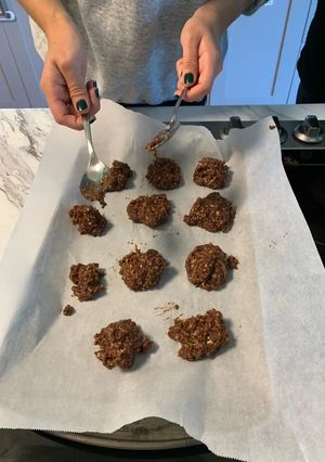 A picture of No bake chocolate oat cookies.