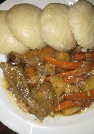 A picture of Steam bread and Chicken stew.