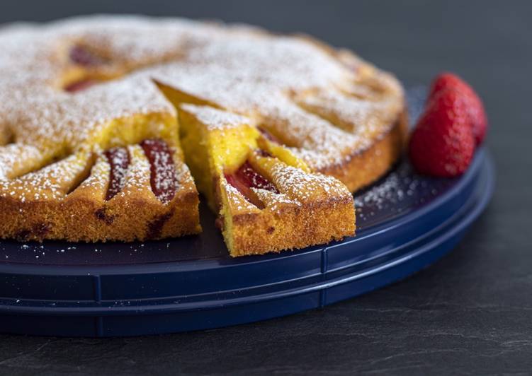 Step-by-Step Guide to Prepare Quick Variante della torta di mele, torta di fragole 🍓