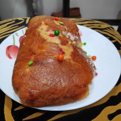 A picture of Tuitti Fruitti pound cake.