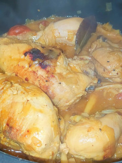 Una foto de Pollo en salsa