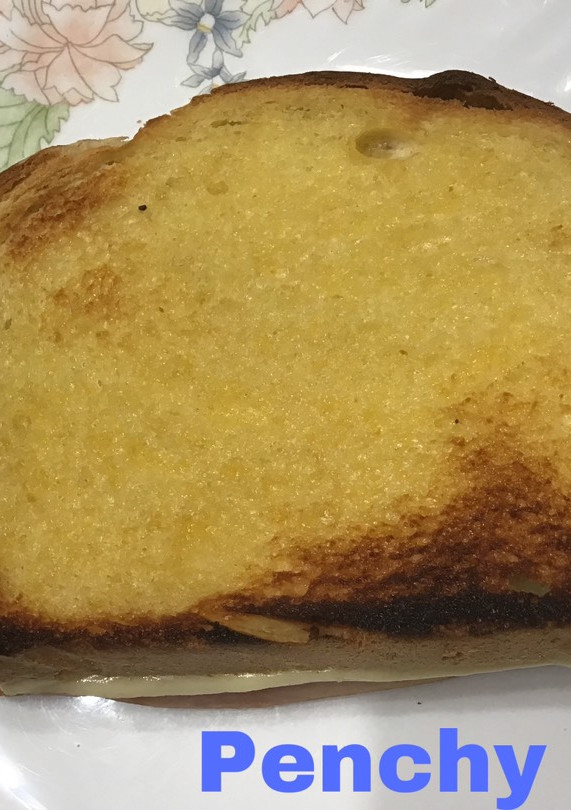 Una foto de Sándwich de brioche artesano con lacón ahumado trufado