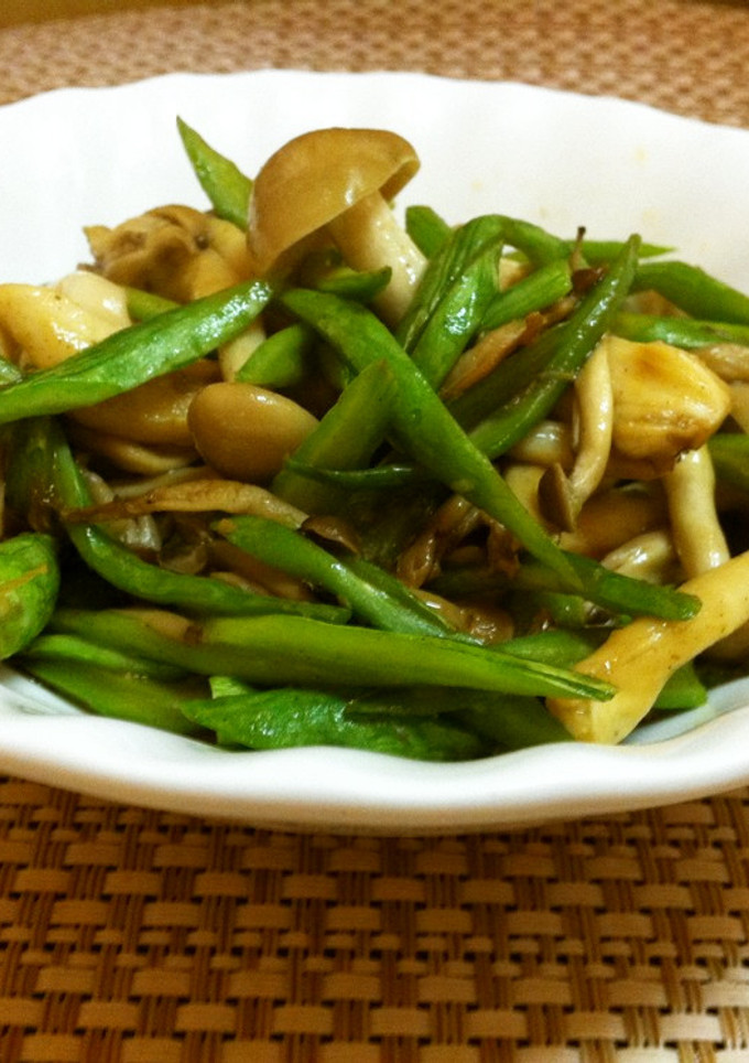 A picture of Snake Gourd and Shimeji Mushrooms in Butter Soy Sauce Stir-Fry.