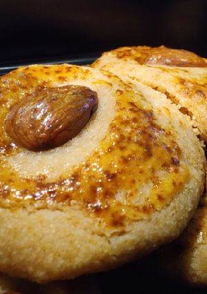 A picture of Almond Cookies.