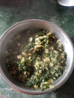 मूली और पत्ते की भुजिया (mooli aur patte ka Bhuiyan recipe in Hindi) रेसिपी मुख्य फोटो