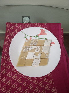 காஜீ கத்லி (kaju Katli Recipe in Tamil) செய்முறை முக்கிய புகைப்படம்