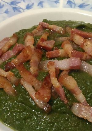 Foto di Vellutata di spinaci con pancetta croccante