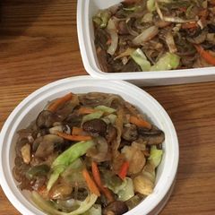 A picture of JappChae (Korean stir fry glass noodle).