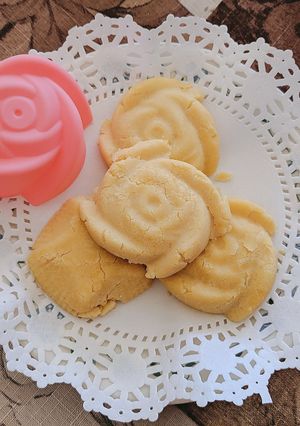 A picture of Mung Bean Cakes.