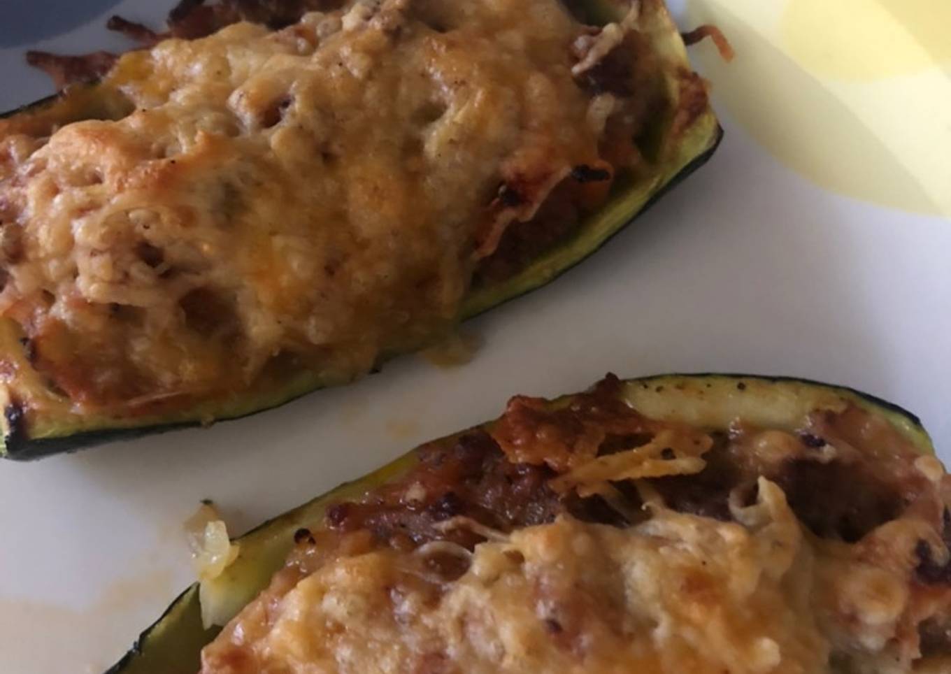 Calabacín relleno de carne picada