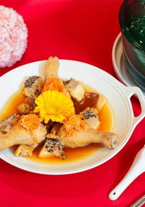 花香纖蔬龍魚鳳腿湯(LE CREUSET法國琺瑯鑄鐵圓鍋) 的食譜成品照片