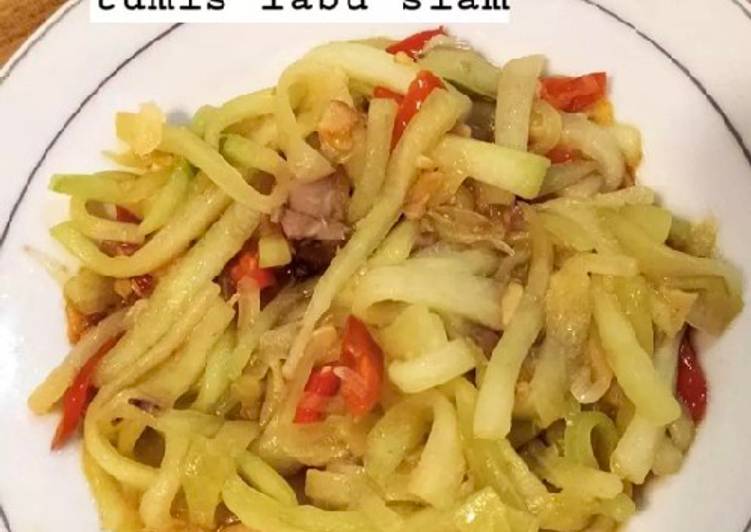 Resep Tumis labu siam gurih yang Enak