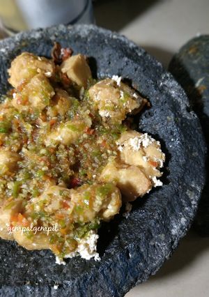 Foto resep Tahu Gejrot Geprek