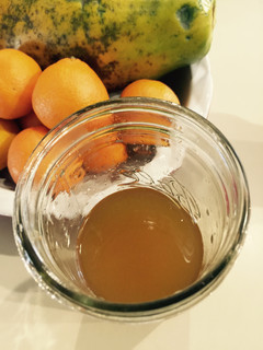 Una foto de Jarabe de jengibre-cebolla-curcuma para limpiar pulmones y vías respiratorias (sinusitis/asma)