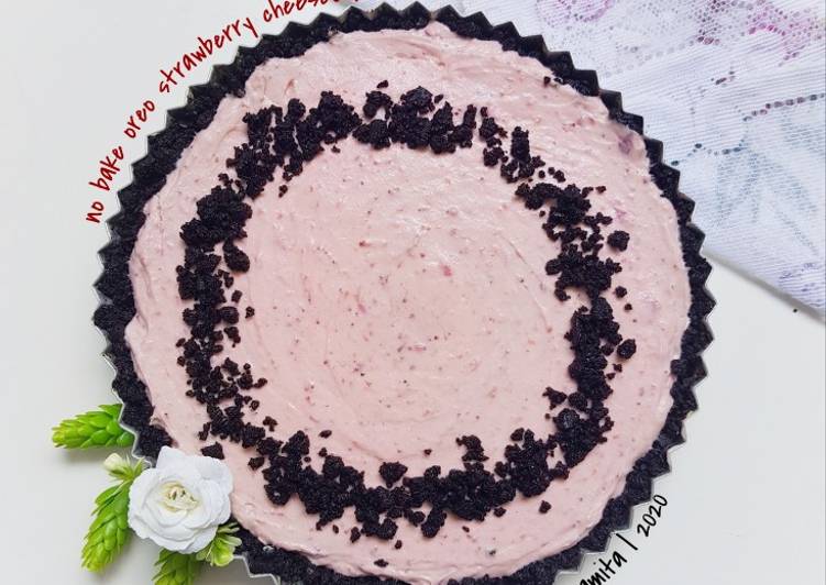 Cara Gampang Menyiapkan Oreo strawberry cheesecake (tanpa dimasak) yang Bikin Ngiler