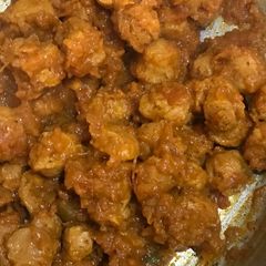 A picture of Soya chunks.