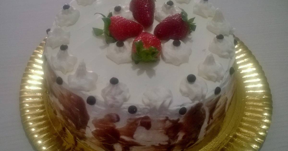 Torta De Vainilla Con Crema Y Frutillas Receta De Haydee Agreda Cookpad