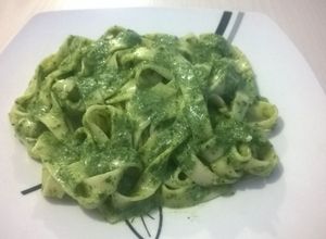Una foto de Fetuccini en Salsa de Espinaca 