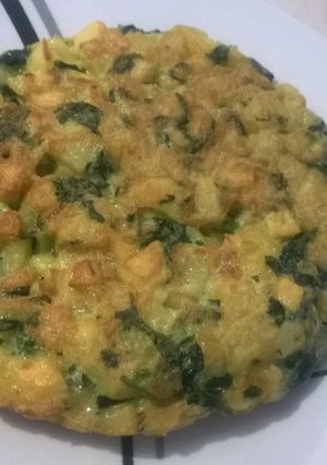 Una foto de Tortilla de papa y espinaca