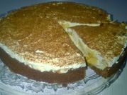 Una foto de torta de chocolate con manjar