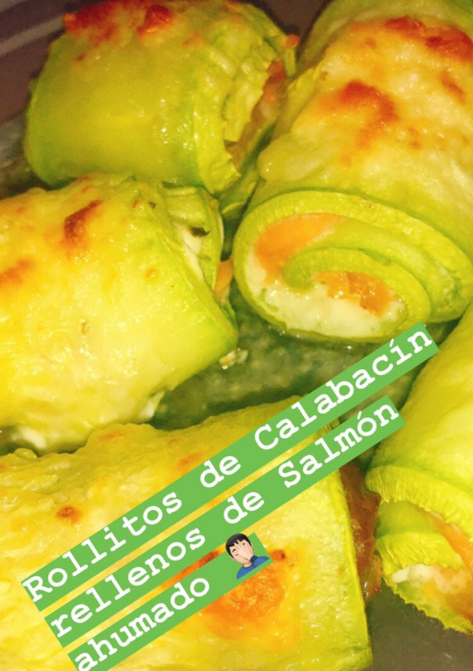 Una foto de Rollitos de Calabacín rellenos de Salmón ahumado