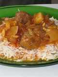 Meatballs and onions in tomato sauce - daoud basha