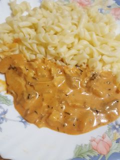 Kakukkfüves laskagomba paprikás recept fotója