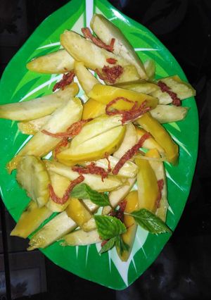 Hình của món Cóc dầm bò khô.