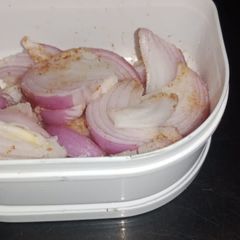 A picture of Masala onion.