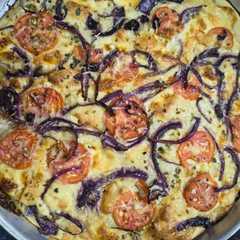 Una foto de Torta portuguesa 🍅🧅🧀
