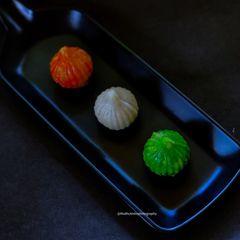 Tricolour Modak A picture of Tricolour Modak.