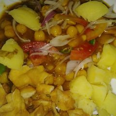 A picture of Papri chana chaat.