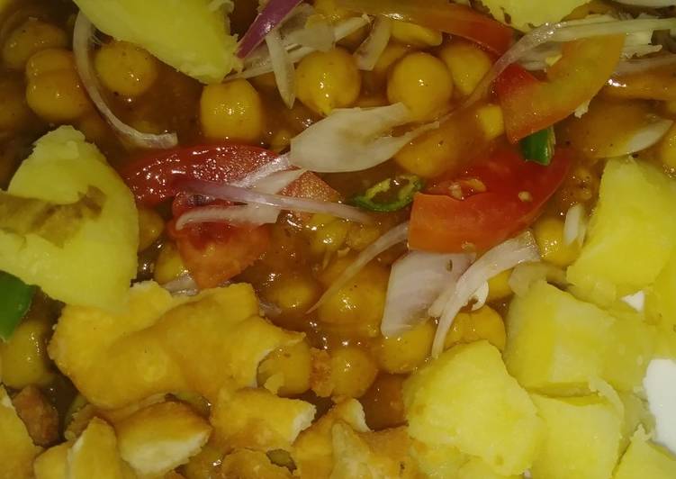 Steps to Prepare Yummy Papri chana chaat