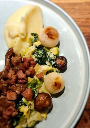 A picture of Beef Bourguignon.