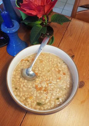 Una foto de Frejoles blancos con Verduras