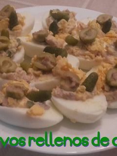 Una foto de Huevos rellenos de atún*