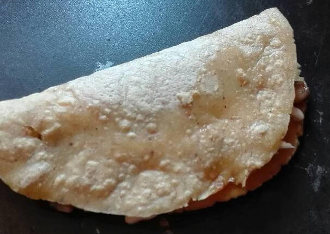 Quesadilla de queso de hebra y cuitlacoche