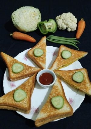 A picture of Mix Vegetable Sandwich.