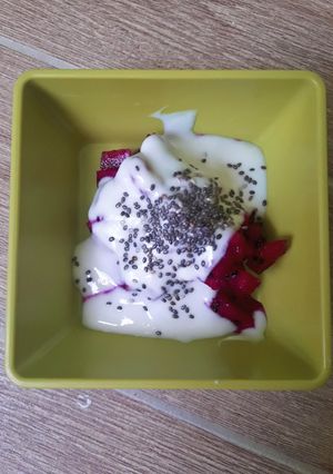 Foto resep Mpasi cemilan dragon fruit with yoghurt